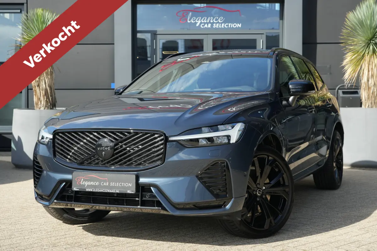2.0 T6 Plug-in hybrid AWD Plus Black Edition | Panoramadak | HUD | Trekhaak Volvo XC60 2.0 T6 Plug-in Hybrid AWD Plus Black Edition met 2.0 viercilinder plug-in hybride aandrijflijn en 350 P