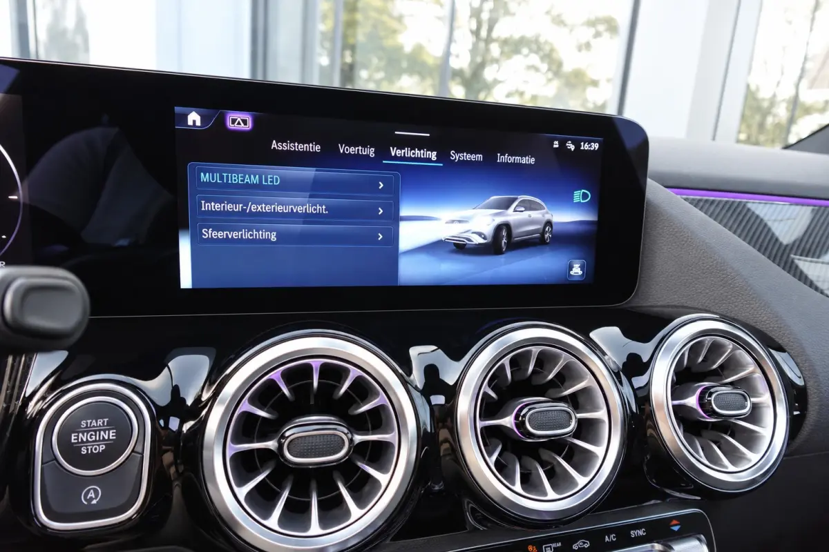 180 AMG PANO KEYLESS HUD SFEER
