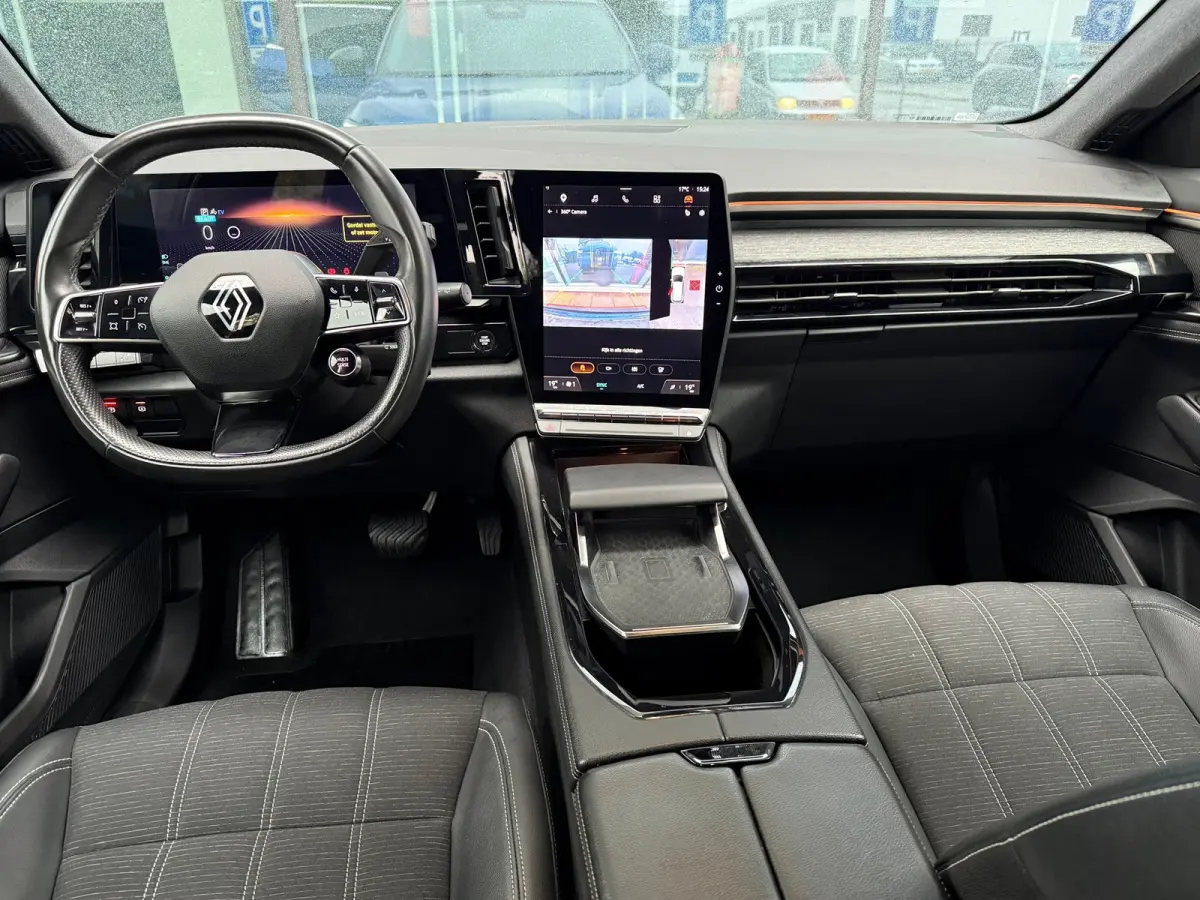 1.2 E-Tech full hybrid 200 techno - Automaat - Navi - 360 Camera - LED - Climate