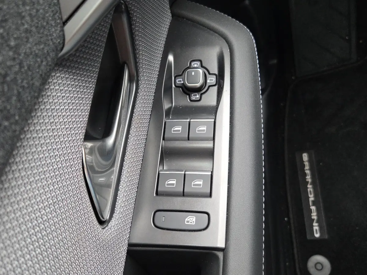 1.6 Turbo Plug-in-Hybrid GS | 96,19% SoH | Tot 8 jaar garantie | Panoramadak | Stuur + Stoelverwarming | Camera | Keyless | Adaptive CC |