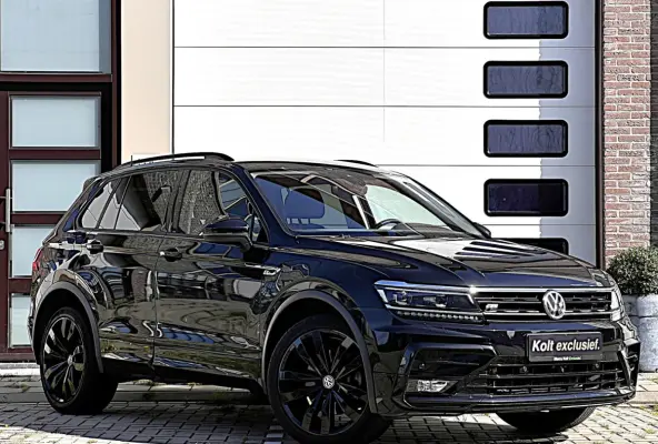 2.0 TDI 4Motion Highline Business R Black Style / Head Up / 360 Camera / Adaptief Demping / 20" Black Style Velg / Afn Trek Haak / CarPlay / Digi Dash / Afn Trekhaak / Privacy Glas / Navigat