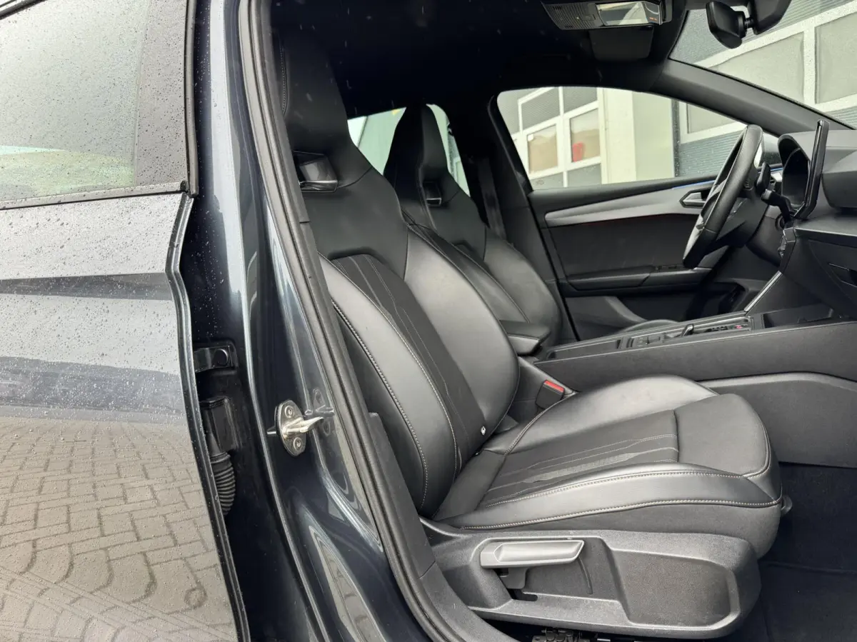 1.4 e-Hybrid VZ Business SOH 93% | Half Leder | Digital cockpit | Navigatie | Adaptive cruise | Sfeerverlichting | Sensoren