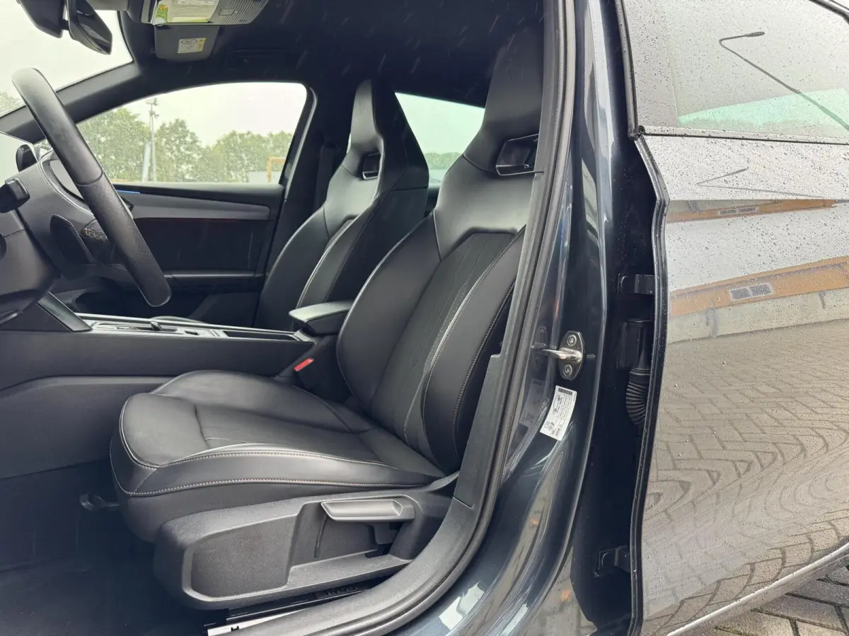 1.4 e-Hybrid VZ Business SOH 93% | Half Leder | Digital cockpit | Navigatie | Adaptive cruise | Sfeerverlichting | Sensoren
