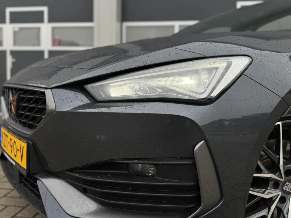 1.4 e-Hybrid VZ Business SOH 93% | Half Leder | Digital cockpit | Navigatie | Adaptive cruise | Sfeerverlichting | Sensoren