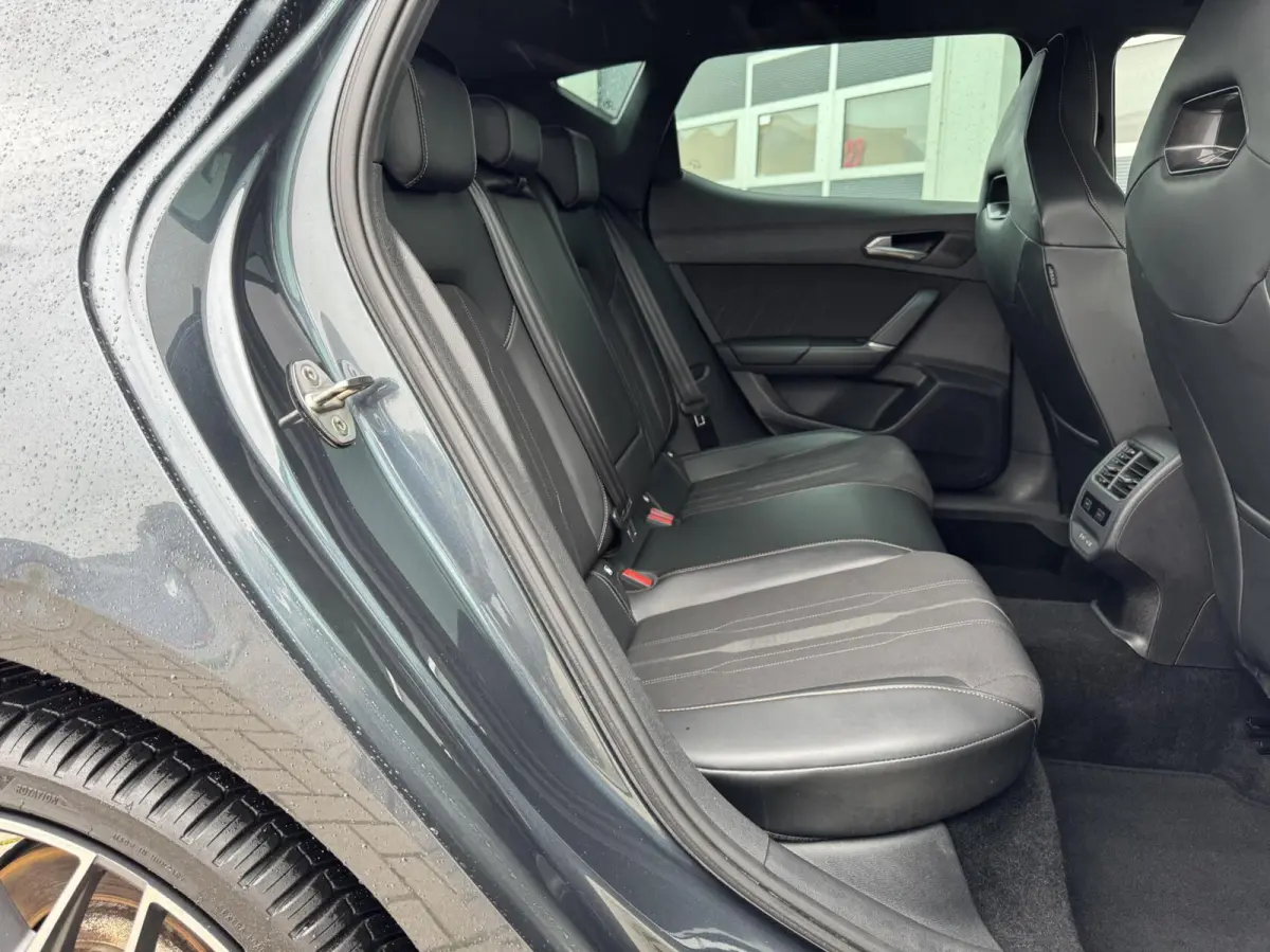 1.4 e-Hybrid VZ Business SOH 93% | Half Leder | Digital cockpit | Navigatie | Adaptive cruise | Sfeerverlichting | Sensoren
