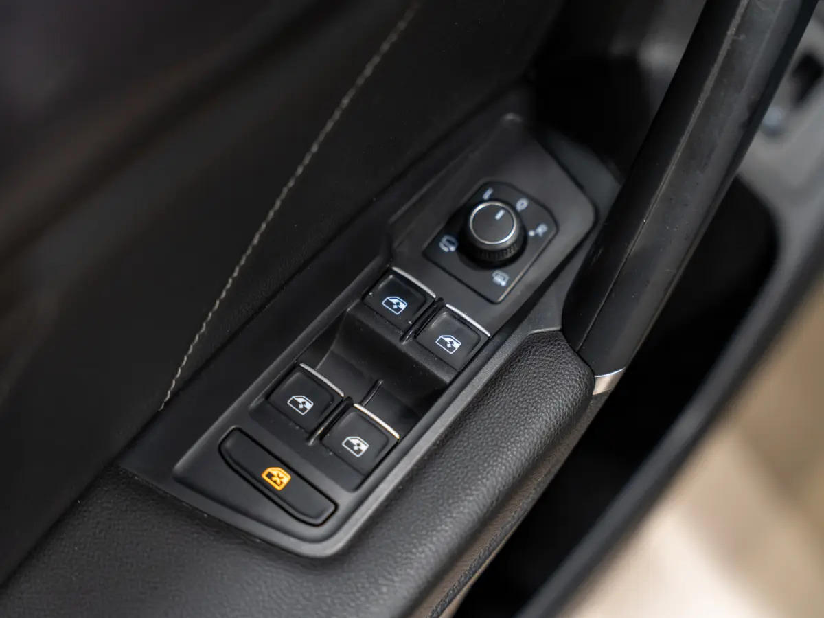 1.4 TSI DSG 3X R-Line, Pano, Voll Led, Virtual, Blind Spot, ACC, Cam, Dynaudio, Apple Carplay, Memory