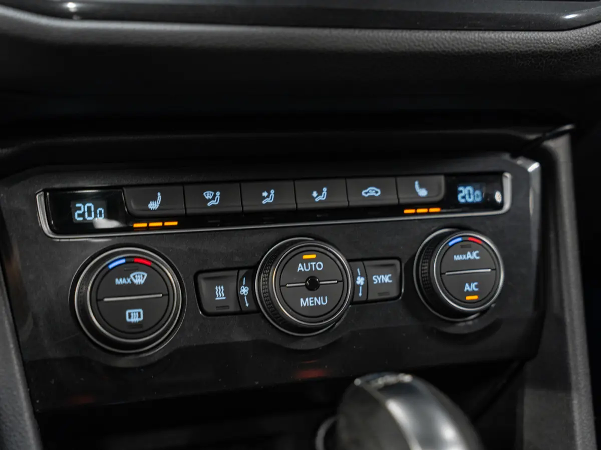 1.4 TSI DSG 3X R-Line, Pano, Voll Led, Virtual, Blind Spot, ACC, Cam, Dynaudio, Apple Carplay, Memory