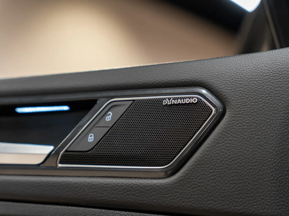 1.4 TSI DSG 3X R-Line, Pano, Voll Led, Virtual, Blind Spot, ACC, Cam, Dynaudio, Apple Carplay, Memory