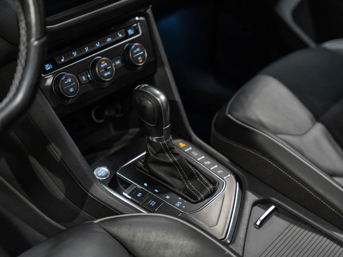 1.4 TSI DSG 3X R-Line, Pano, Voll Led, Virtual, Blind Spot, ACC, Cam, Dynaudio, Apple Carplay, Memory