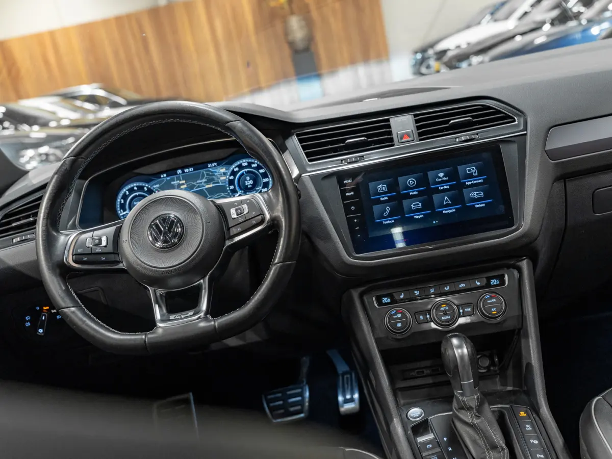 1.4 TSI DSG 3X R-Line, Pano, Voll Led, Virtual, Blind Spot, ACC, Cam, Dynaudio, Apple Carplay, Memory