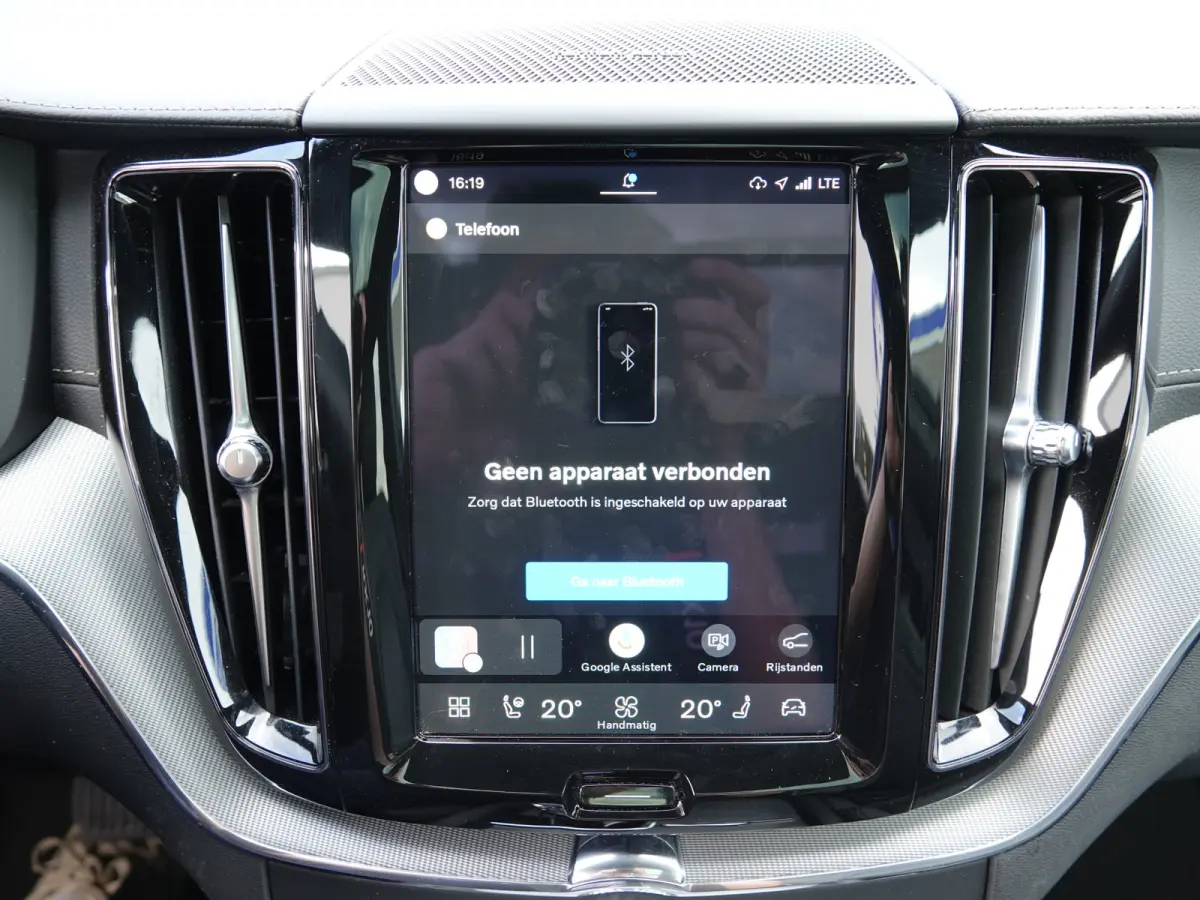 2.0 T8 PHEV AWD Ultimate Black Edition NL-AUTO | LUCHTVERING | PANO | HUD | TREKH. | 360° CAM