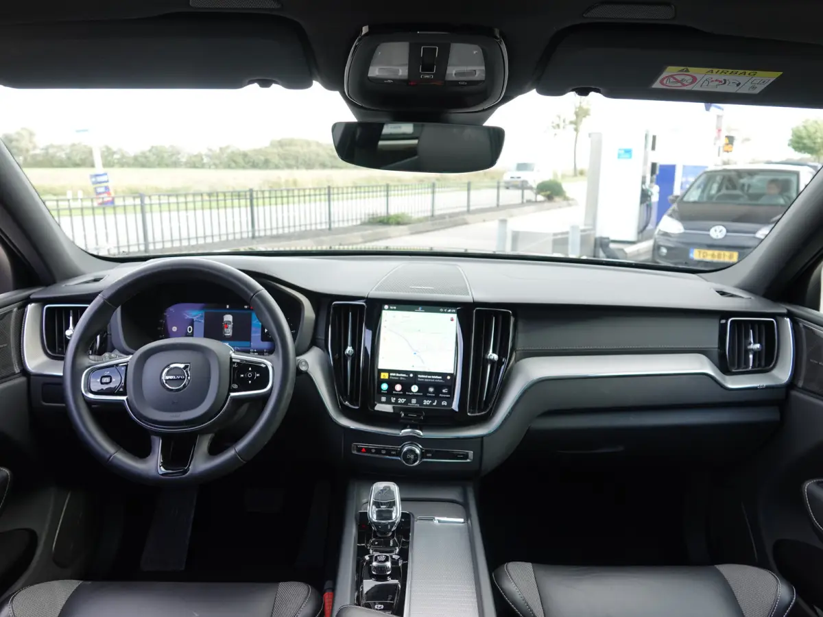 2.0 T8 PHEV AWD Ultimate Black Edition NL-AUTO | LUCHTVERING | PANO | HUD | TREKH. | 360° CAM