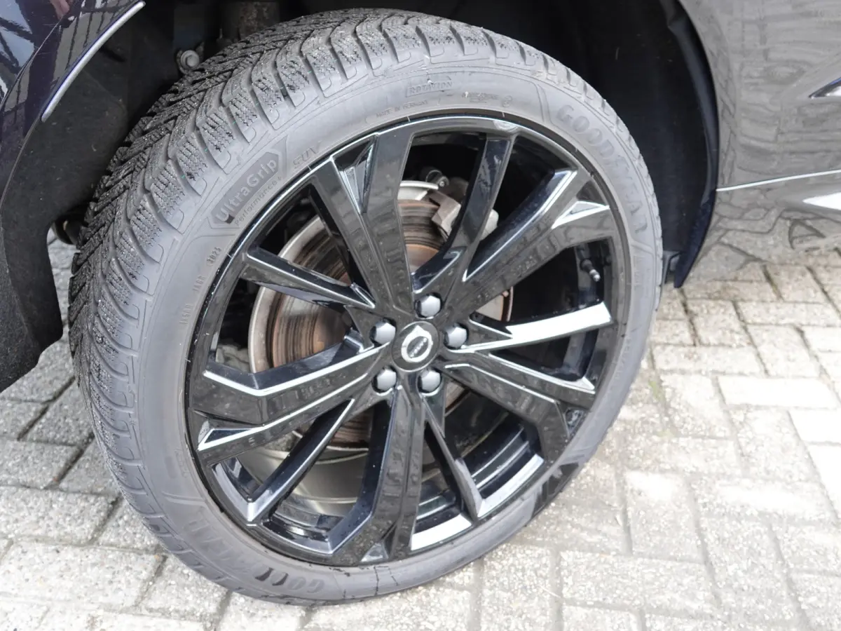 2.0 T8 PHEV AWD Ultimate Black Edition NL-AUTO | LUCHTVERING | PANO | HUD | TREKH. | 360° CAM