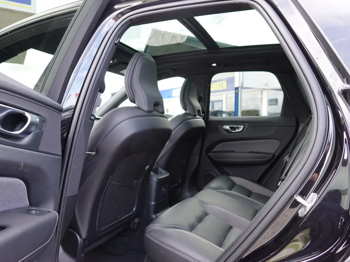 2.0 T8 PHEV AWD Ultimate Black Edition NL-AUTO | LUCHTVERING | PANO | HUD | TREKH. | 360° CAM