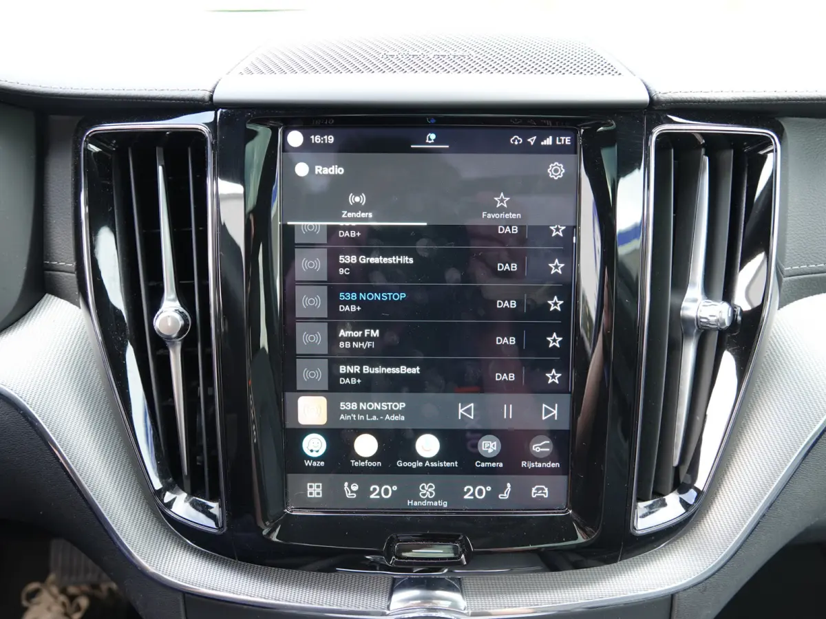 2.0 T8 PHEV AWD Ultimate Black Edition NL-AUTO | LUCHTVERING | PANO | HUD | TREKH. | 360° CAM