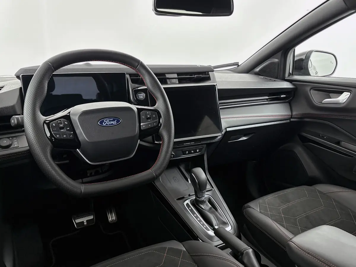 EcoBoost ST-Line X 155PK | 360 CAMERA | KEYLESS | NAVI | WINTERPACK | ELEKTR. A-KLEP | ADAPTIVE CRUISE | ALL SEASON BANDEN | CARPLAY
