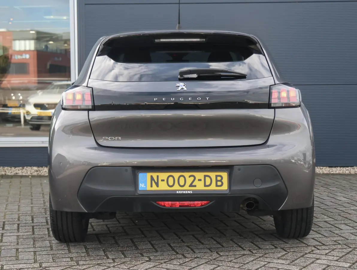 1.2 PureTech Active Pack 1e Eigenaar | LED | Navigatie | Parkeersensoren achter | 16" LMV