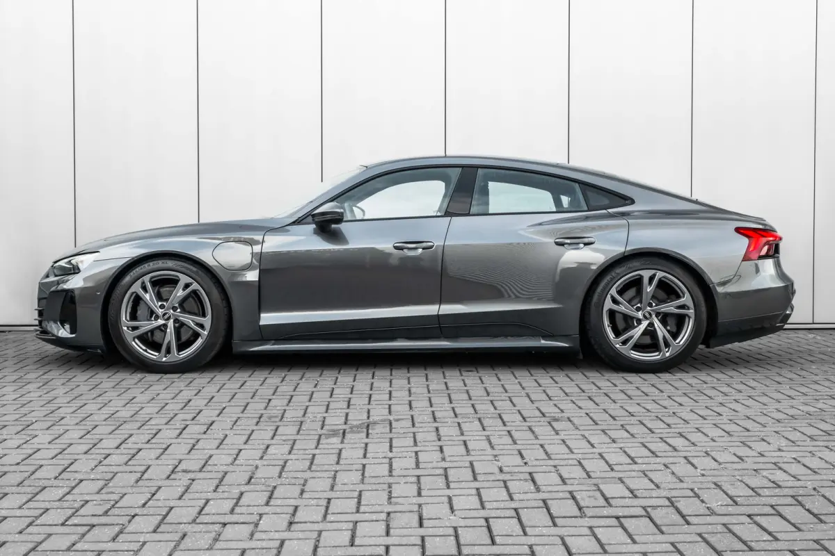 GT 93 kWh l 360gr Camera l Leder l Elektr. Stoelen l Panoramadak l Matrix LED l Head-up Display l Elektr. Klep l Slechts 41dkm!! l
