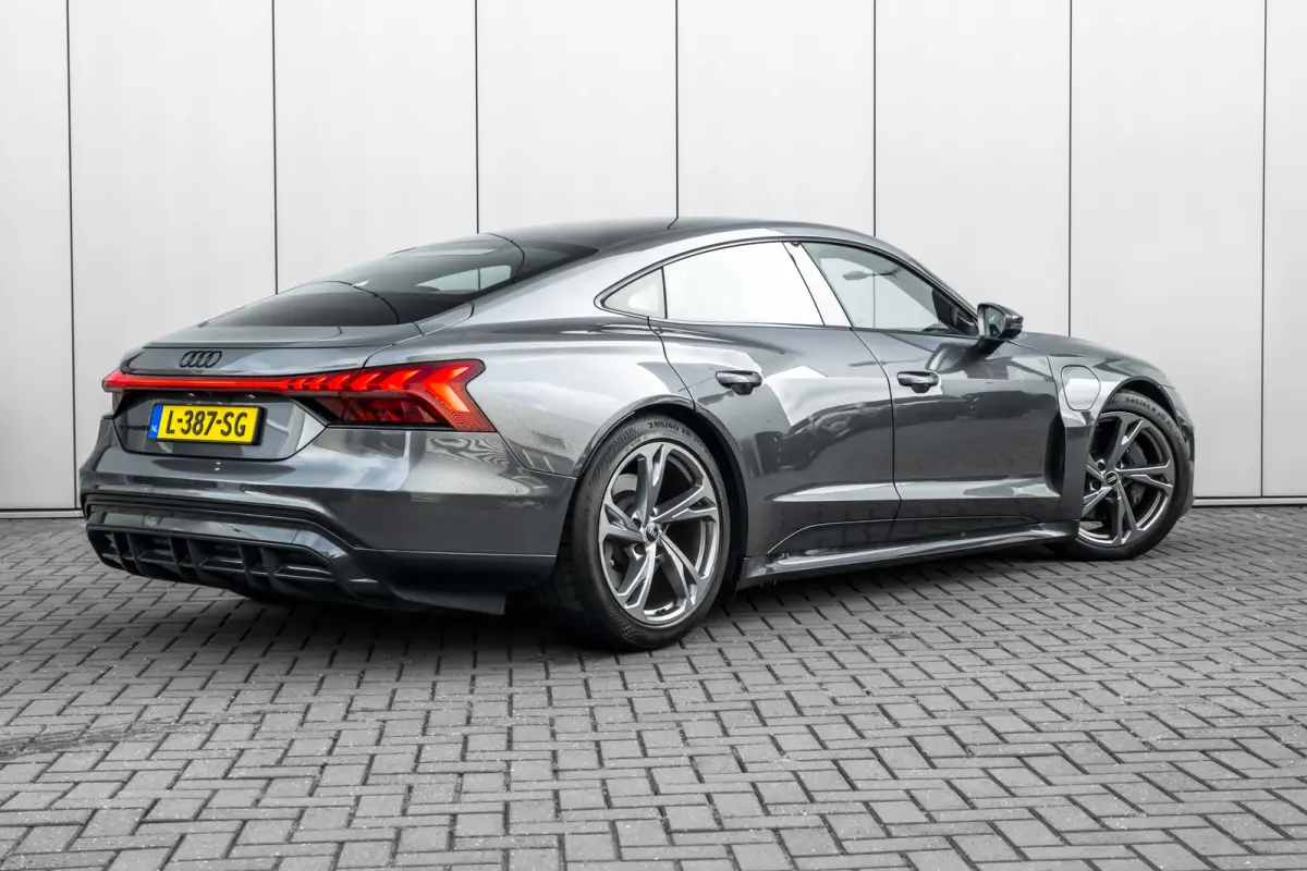 GT 93 kWh l 360gr Camera l Leder l Elektr. Stoelen l Panoramadak l Matrix LED l Head-up Display l Elektr. Klep l Slechts 41dkm!! l