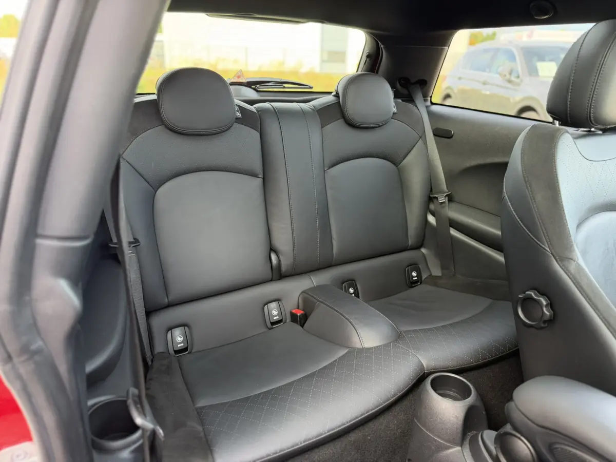 1.5 Cooper John Cooper Works Dalston Panoramadak Harman-Kardon Sound Keyless Entry Achteruitrijcamera