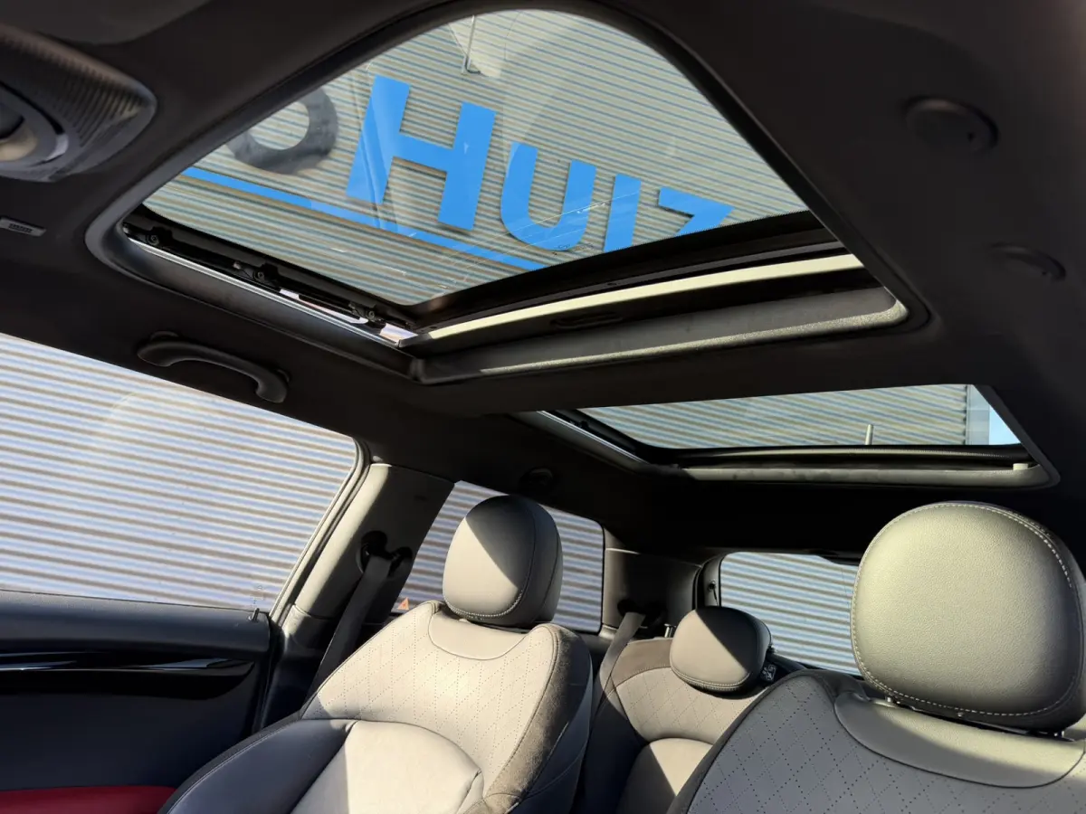 1.5 Cooper John Cooper Works Dalston Panoramadak Harman-Kardon Sound Keyless Entry Achteruitrijcamera