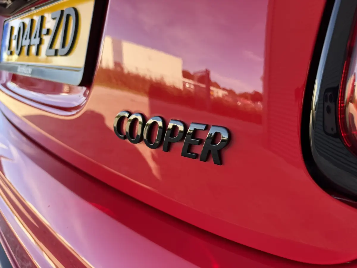 1.5 Cooper John Cooper Works Dalston Panoramadak Harman-Kardon Sound Keyless Entry Achteruitrijcamera