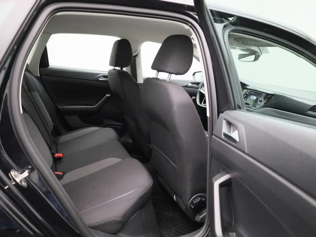 1.0 TSI Life 95 PK| Origineel Nederlands | Dealeronderhouden | Parkeersensoren Voor & Achter | 17 Inch Velgen | Adaptieve Cruise Control | Apple Carplay