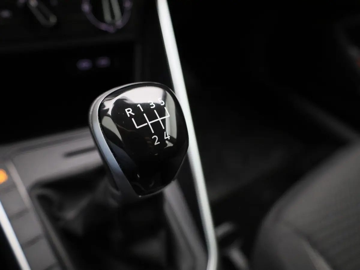 1.0 TSI Life 95 PK| Origineel Nederlands | Dealeronderhouden | Parkeersensoren Voor & Achter | 17 Inch Velgen | Adaptieve Cruise Control | Apple Carplay