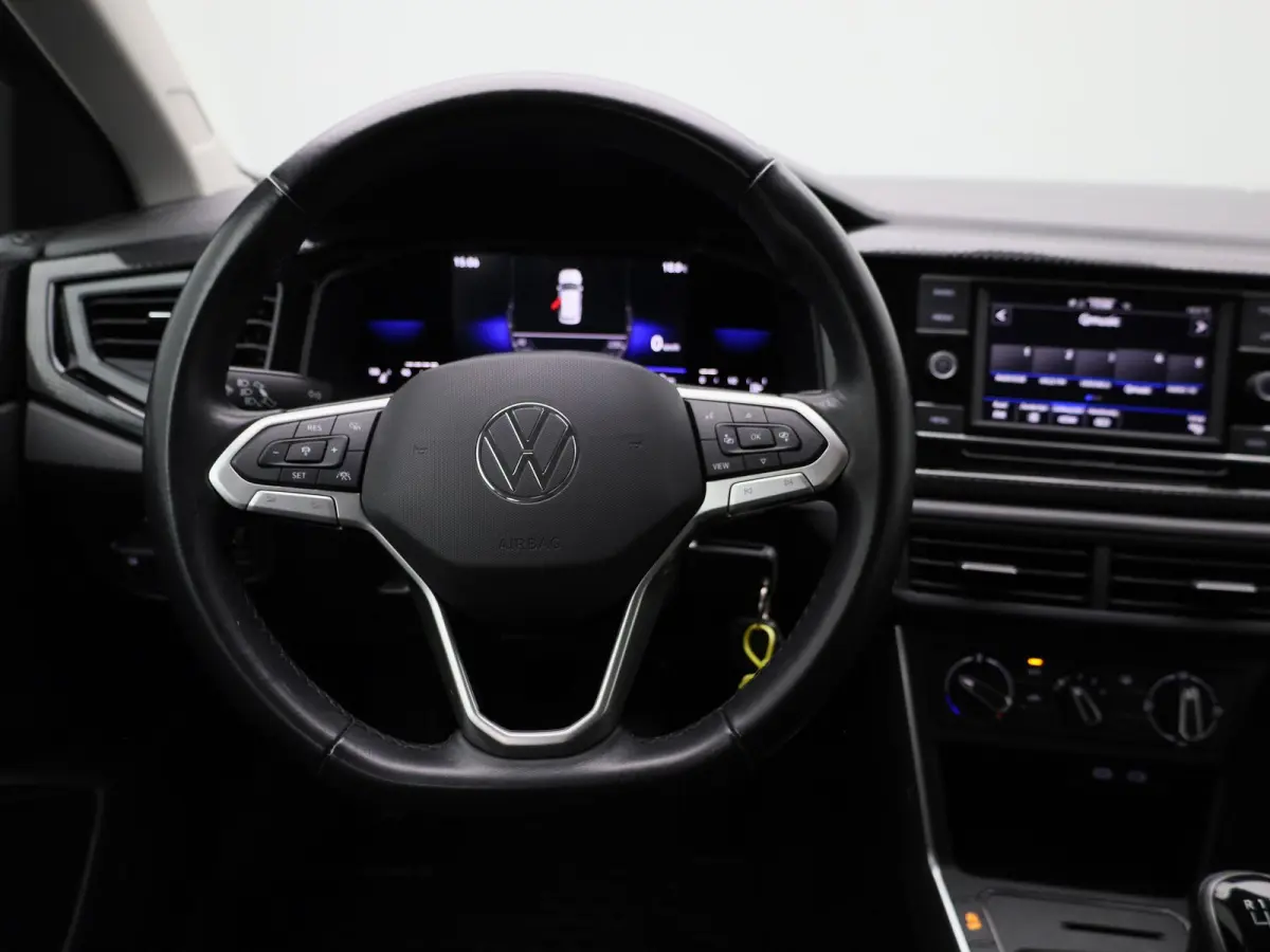 1.0 TSI Life 95 PK| Origineel Nederlands | Dealeronderhouden | Parkeersensoren Voor & Achter | 17 Inch Velgen | Adaptieve Cruise Control | Apple Carplay