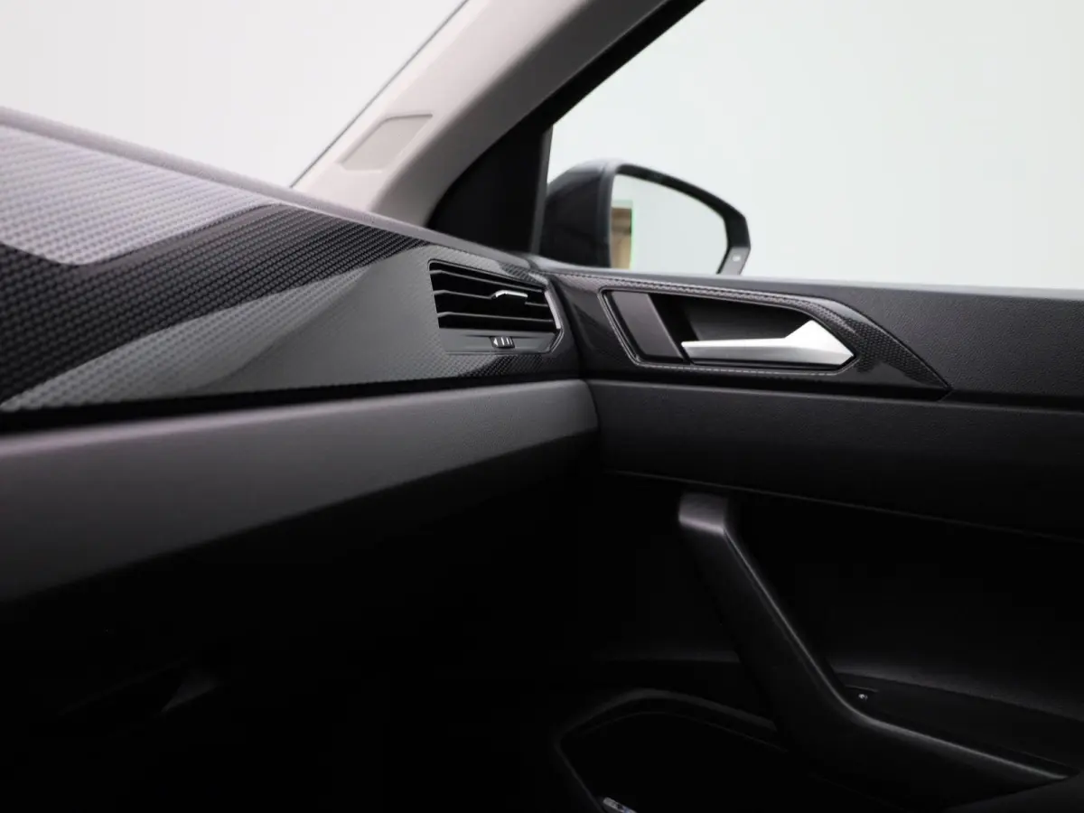 1.0 TSI Life 95 PK| Origineel Nederlands | Dealeronderhouden | Parkeersensoren Voor & Achter | 17 Inch Velgen | Adaptieve Cruise Control | Apple Carplay