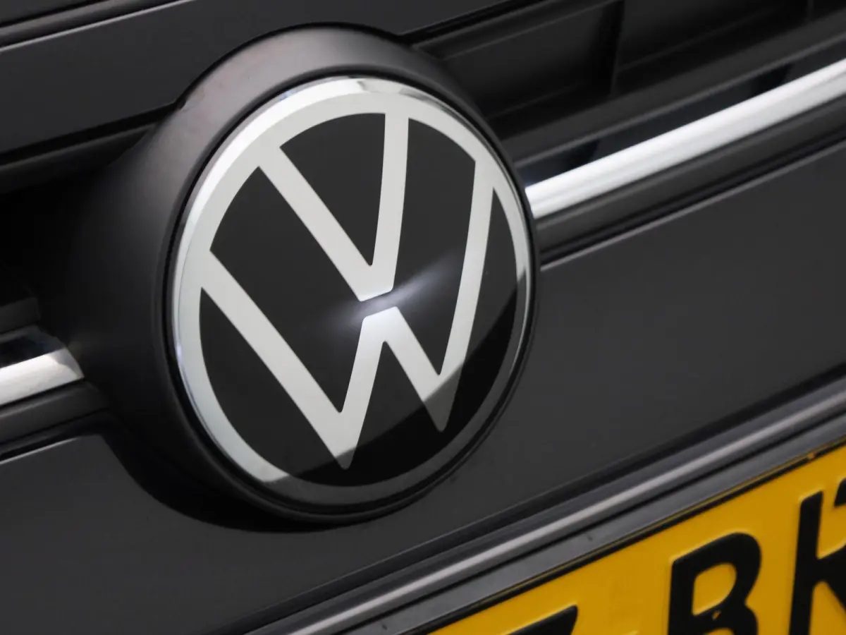 1.0 TSI Life 95 PK| Origineel Nederlands | Dealeronderhouden | Parkeersensoren Voor & Achter | 17 Inch Velgen | Adaptieve Cruise Control | Apple Carplay