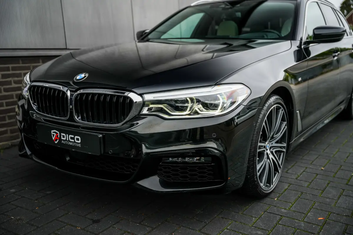540i 340 pk xDrive High Executive M-Sportpakket /NL-Auto/ Dealer.Ond/ Pano-Dak/ Head-Up/ Soft-Close/ 360-Camera/ Harman&Kardon/ Adap.Cruise/ 20'' LMV