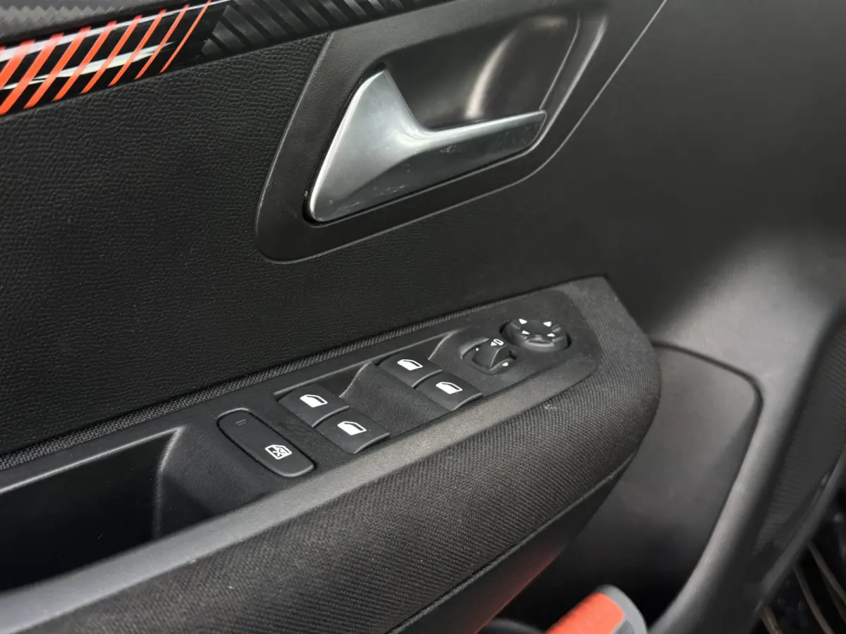 1.2 PureTech Active Pack | NAVIGATIE | CRUISE CONTROL