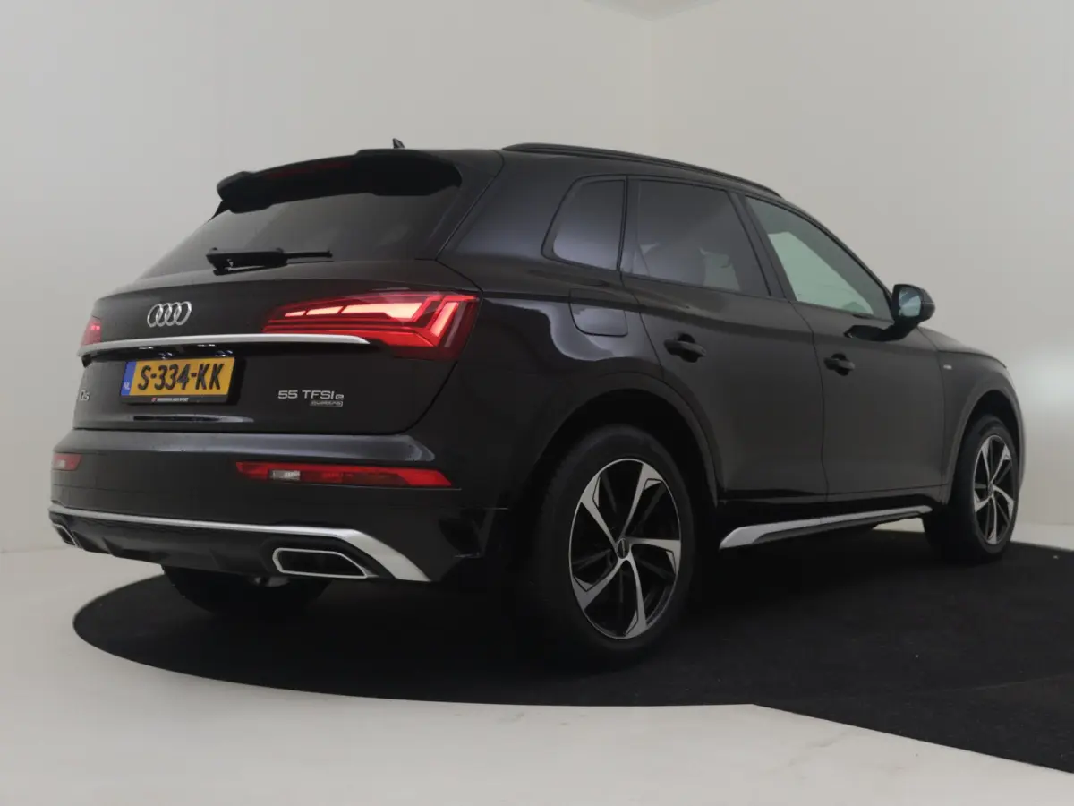 55 TFSI e S edition Competition l S-Line in & Ext. l Elektr. Stoel l Stoelverwarming l Camera l Adapt. Cr Control l Leder/Alcantara l Elekt. Klep l