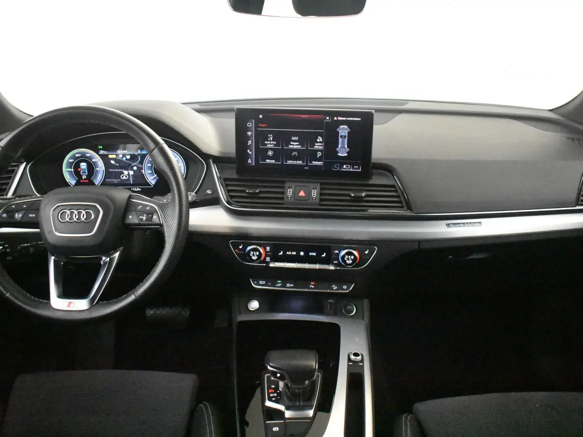 55 TFSI e S edition Competition l S-Line in & Ext. l Elektr. Stoel l Stoelverwarming l Camera l Adapt. Cr Control l Leder/Alcantara l Elekt. Klep l