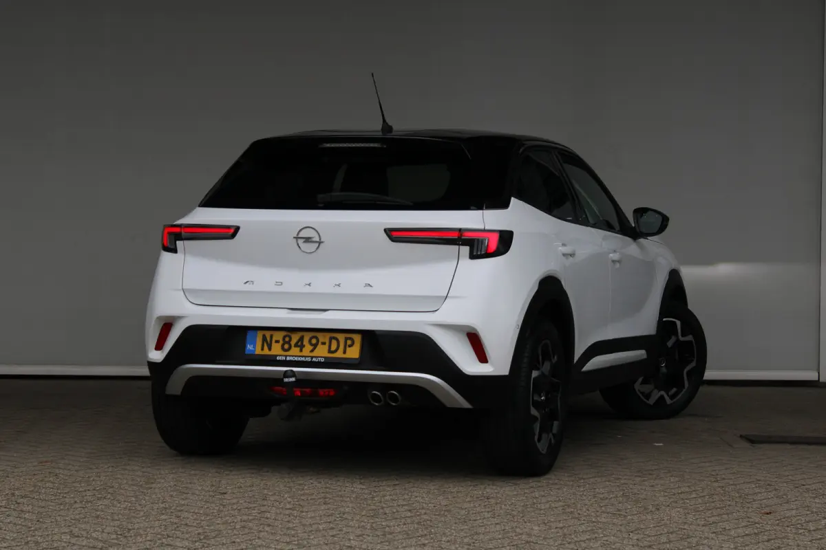 1.2 Turbo Ultimate | Trekhaak | Alcantara | 18 inch | Stoel- stuurwielverwarming | Apple carplay | Matrix led koplampen |