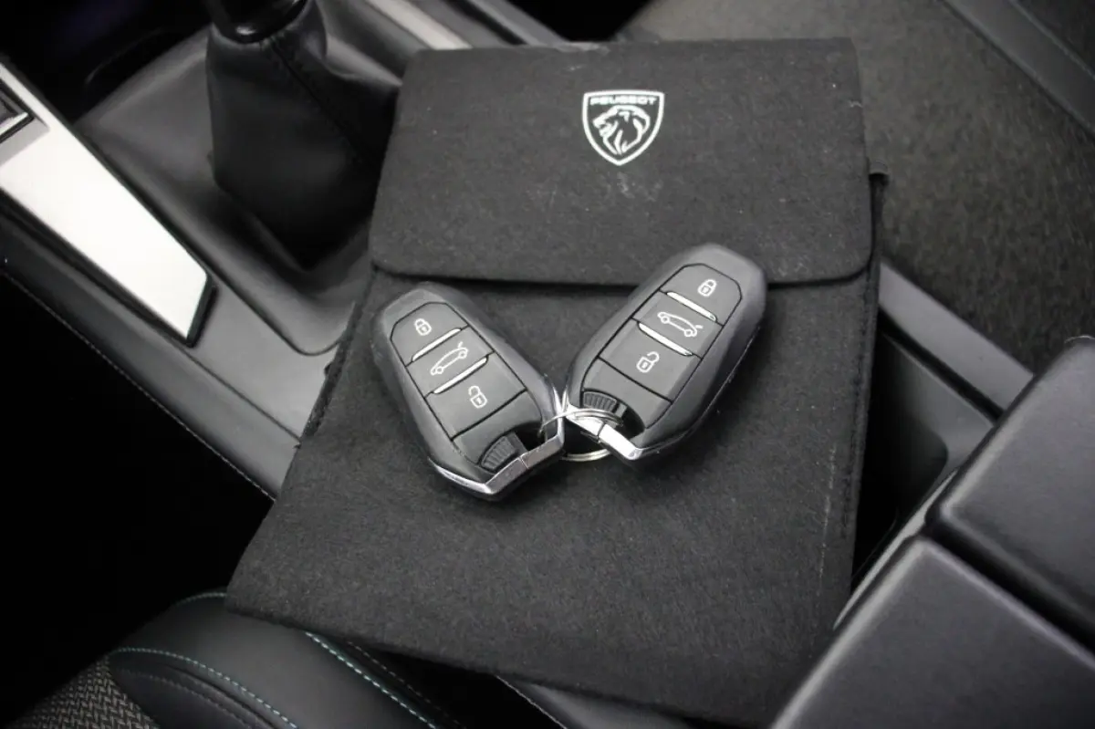 1.2 PureTech Allure Pack Business - Digitaal Cockpit, Carplay, Camera