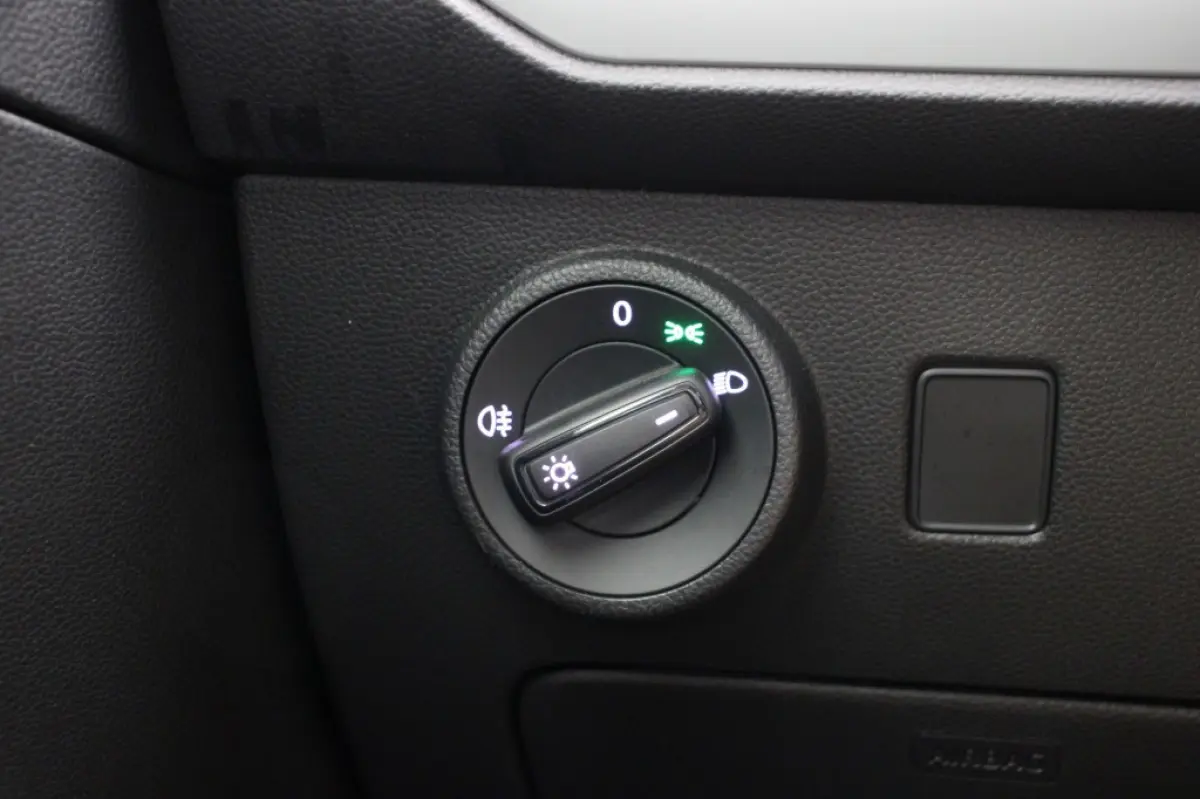 1.0 TSI Reference - Carplay, Cruise, Clima