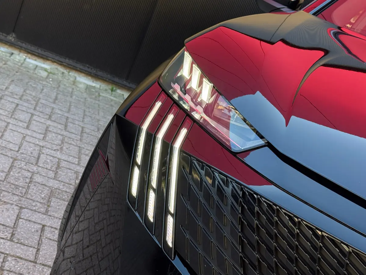 GT | Apple Carplay & Android auto | Panorama-dak | Alcantara bekleding | Navigatie | 7 Persoons | | 19'' lichtmetalen velgen LULEA | 360° Vision & Drive Assist Plus Pack | Adaptieve Grootli
