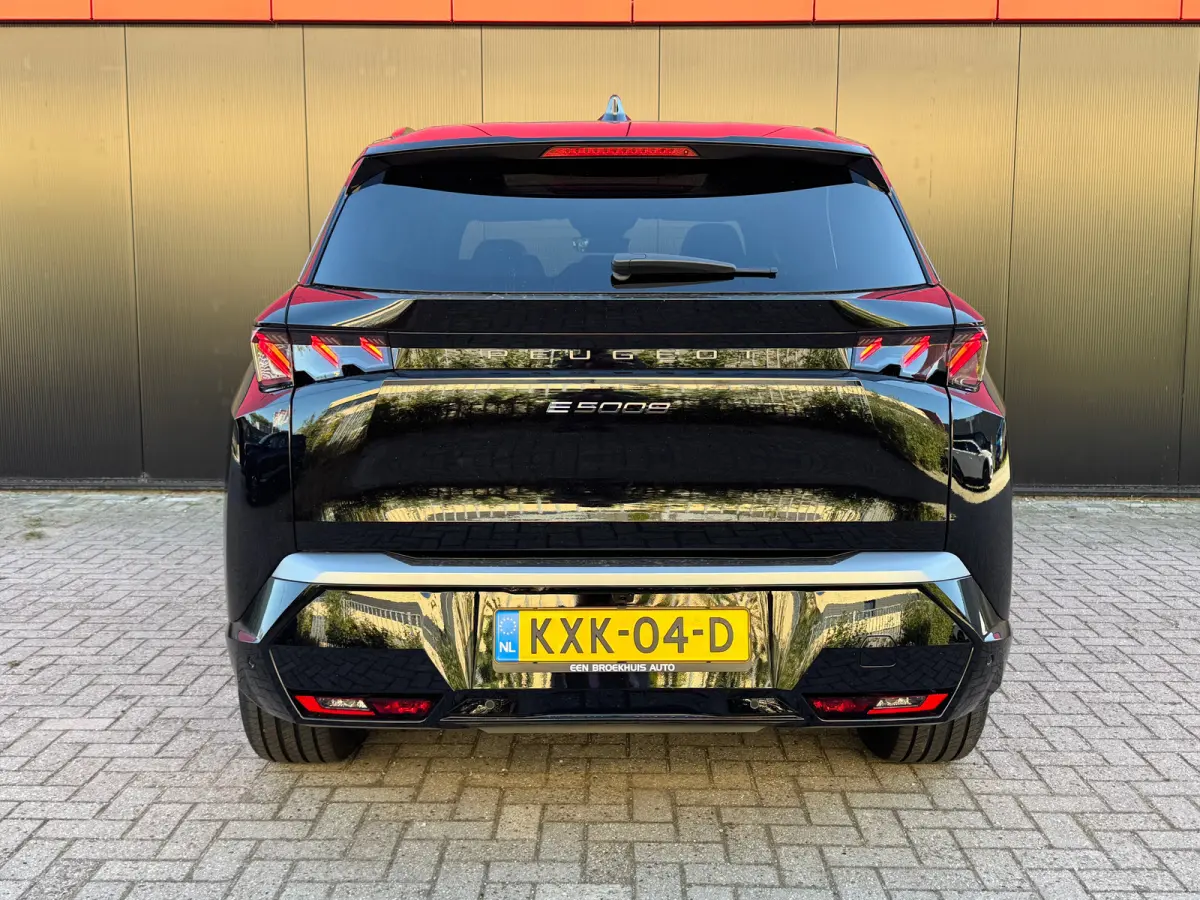 GT | Apple Carplay & Android auto | Panorama-dak | Alcantara bekleding | Navigatie | 7 Persoons | | 19'' lichtmetalen velgen LULEA | 360° Vision & Drive Assist Plus Pack | Adaptieve Grootli