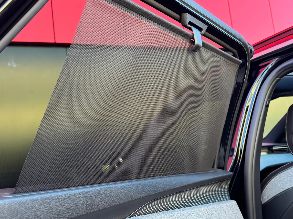 GT | Apple Carplay & Android auto | Panorama-dak | Alcantara bekleding | Navigatie | 7 Persoons | | 19'' lichtmetalen velgen LULEA | 360° Vision & Drive Assist Plus Pack | Adaptieve Grootli