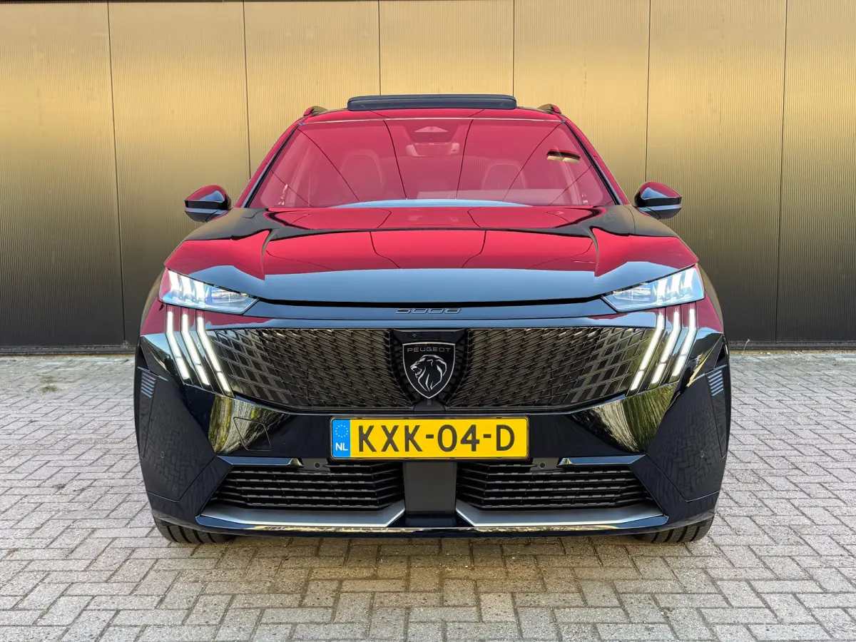 GT | Apple Carplay & Android auto | Panorama-dak | Alcantara bekleding | Navigatie | 7 Persoons | | 19'' lichtmetalen velgen LULEA | 360° Vision & Drive Assist Plus Pack | Adaptieve Grootli