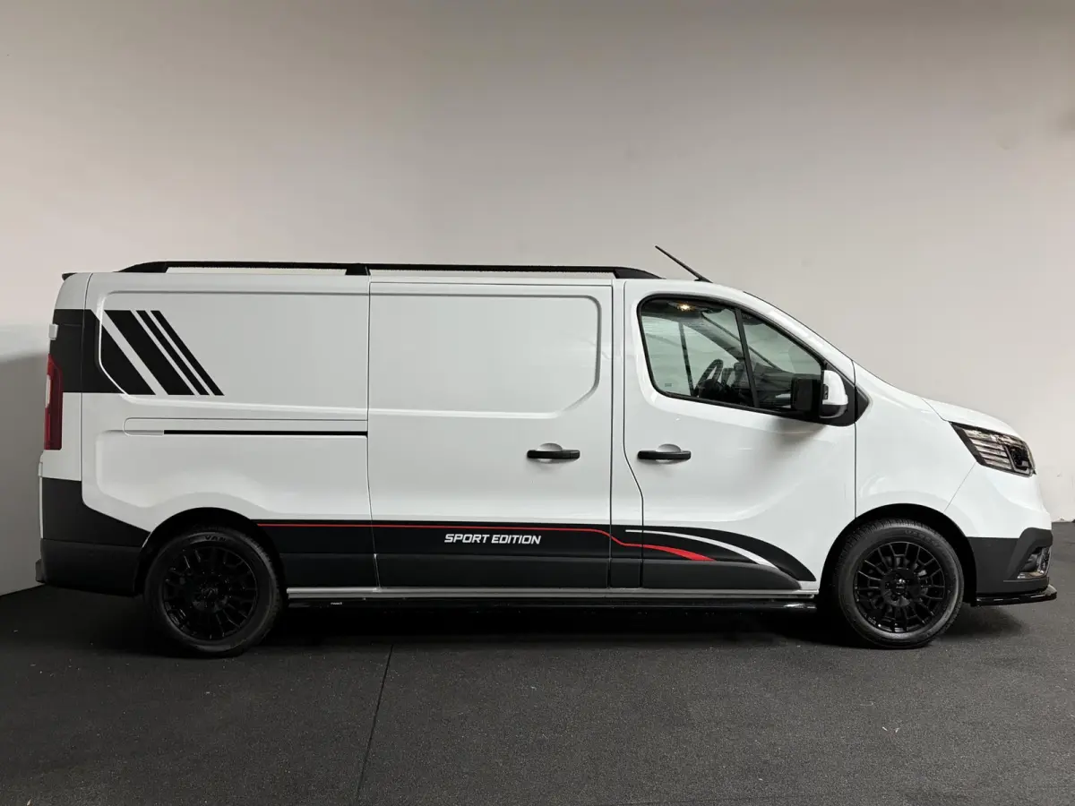 2.0 Blue dCi 150PK L2H1 EC Sport Edition Automaat Navigatie Airco Lichtmetalen velgen Betimmering Trekhaak Camera Parkeer sensoren Dab