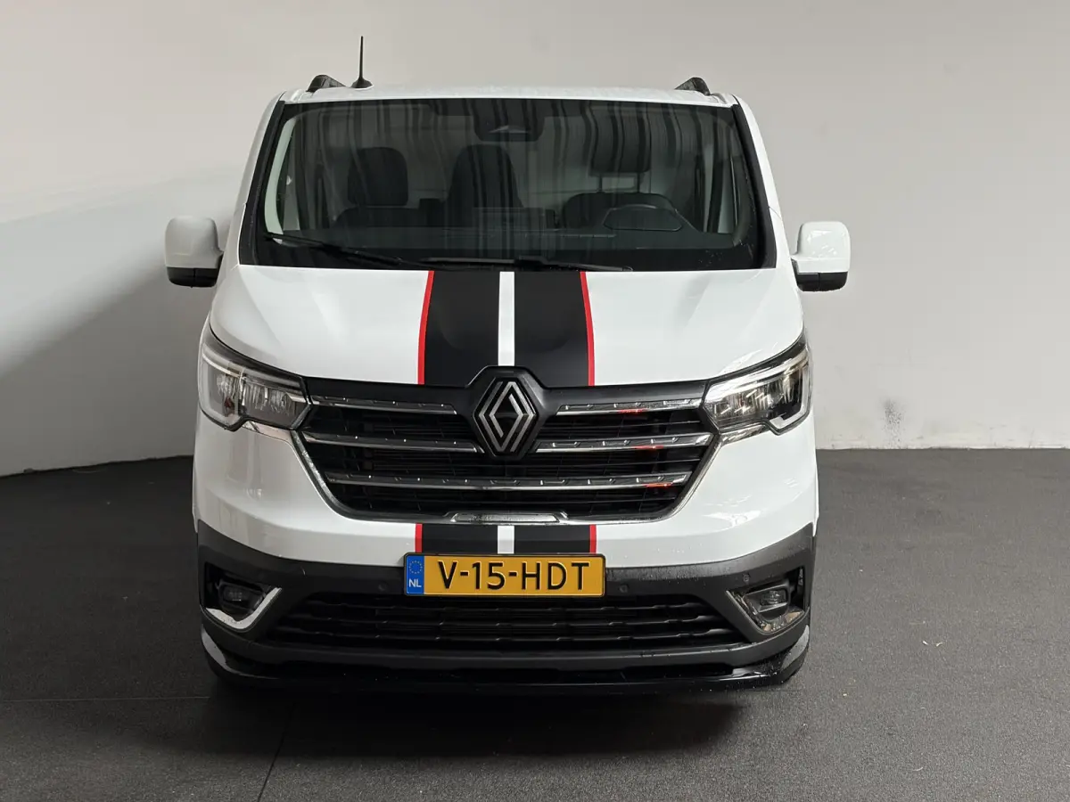 2.0 Blue dCi 150PK L2H1 EC Sport Edition Automaat Navigatie Airco Lichtmetalen velgen Betimmering Trekhaak Camera Parkeer sensoren Dab