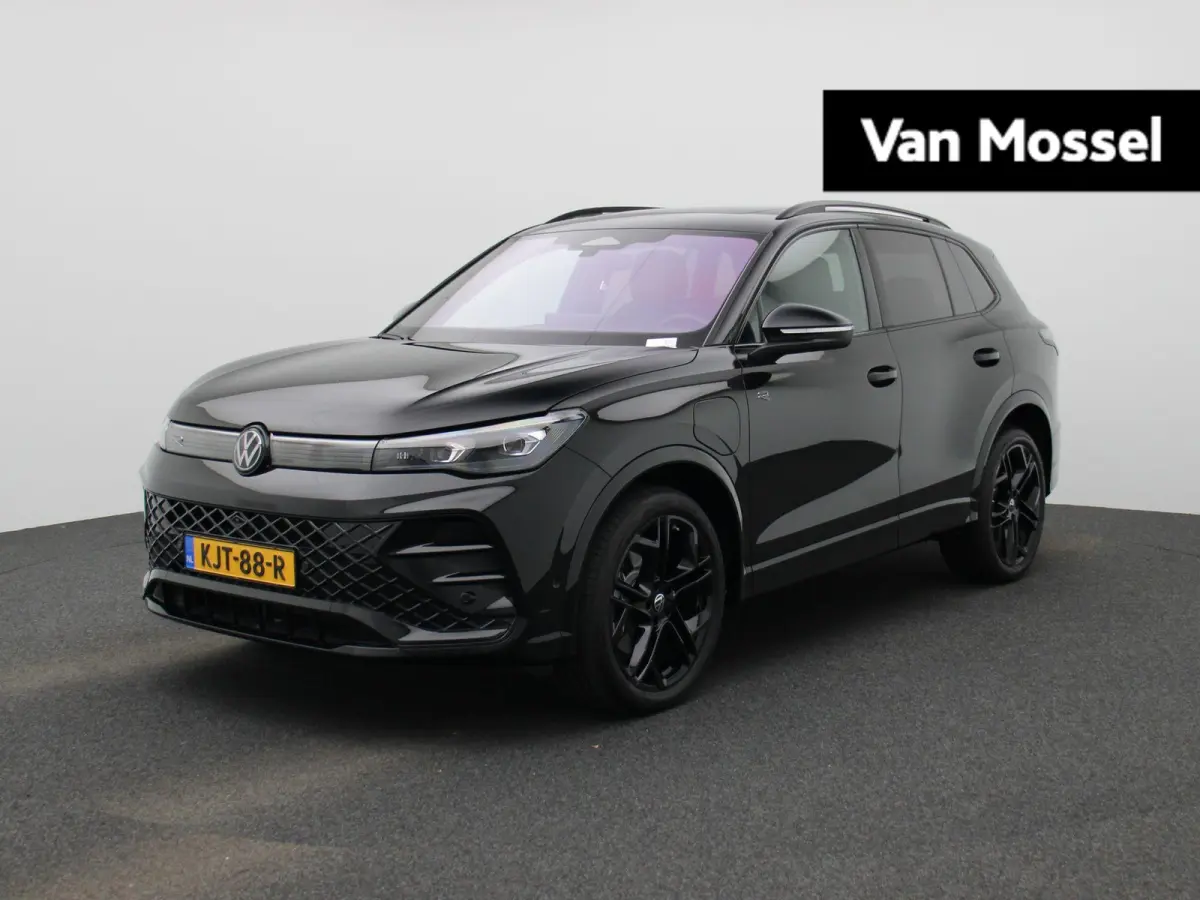 1.5 eHybrid R-Line Edition 272 PK| Origineel Nederlands | Panoramadak | LEDER Interieur | Trekhaak | 360 Camera | Stoelventilatie | Stoelverwarming Voor & Achter | LED Matrix | 20 Inch Velge