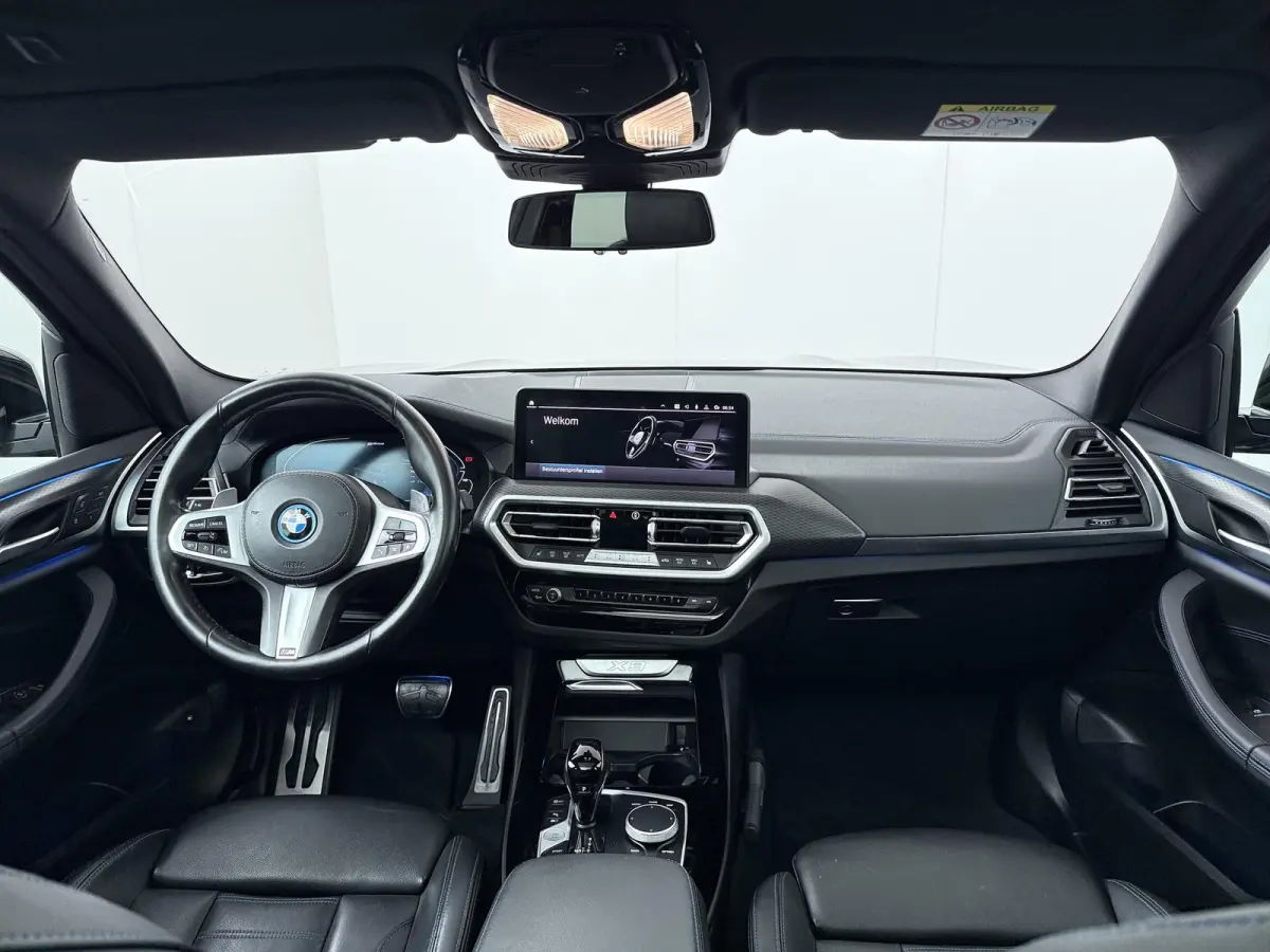 xDrive30e Business Edition Plus | Plug-in Hybride | Panoramadak | Leder | Stoelverwarming |