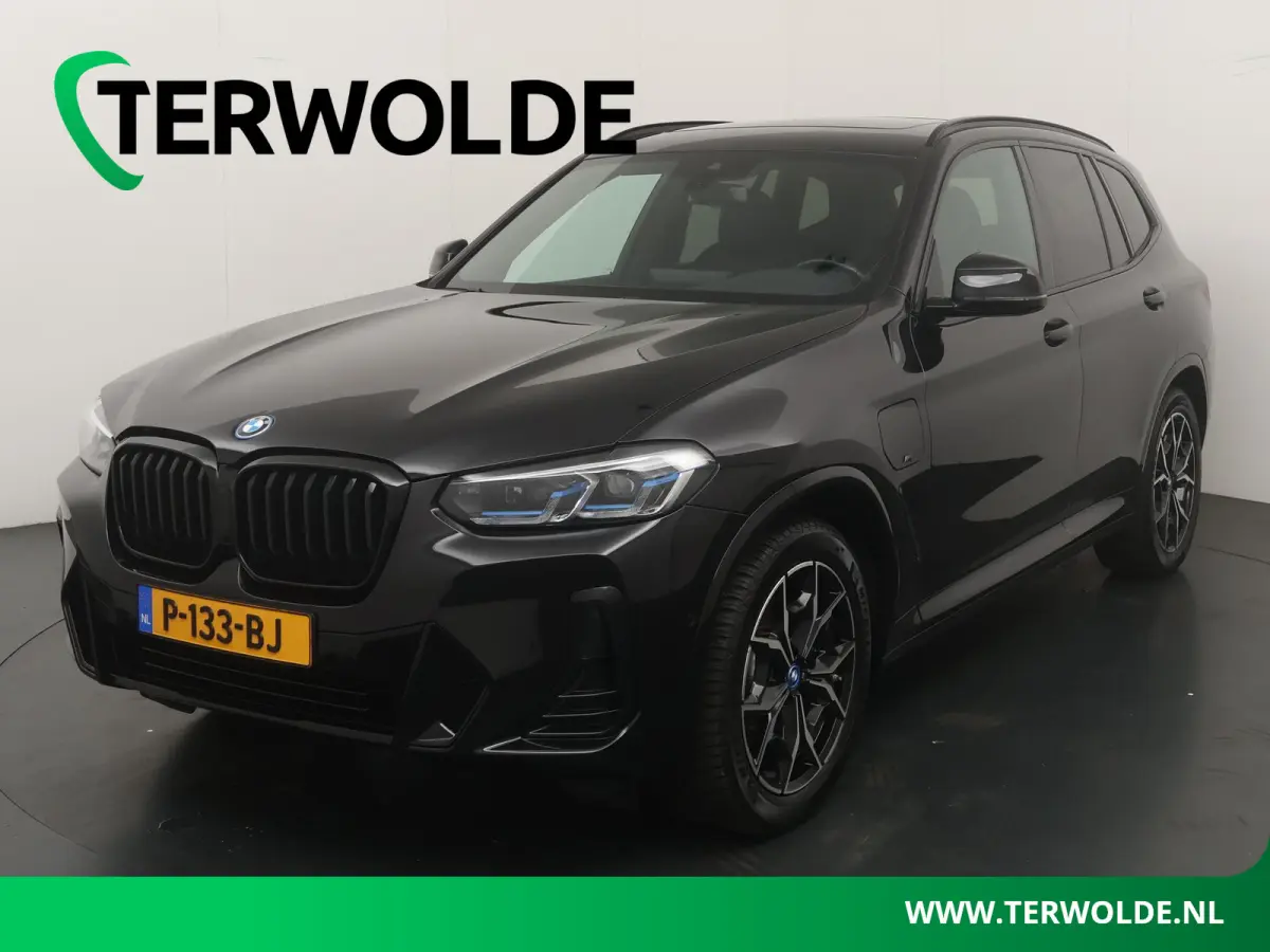 xDrive30e Business Edition Plus | Plug-in Hybride | Panoramadak | Leder | Stoelverwarming |
