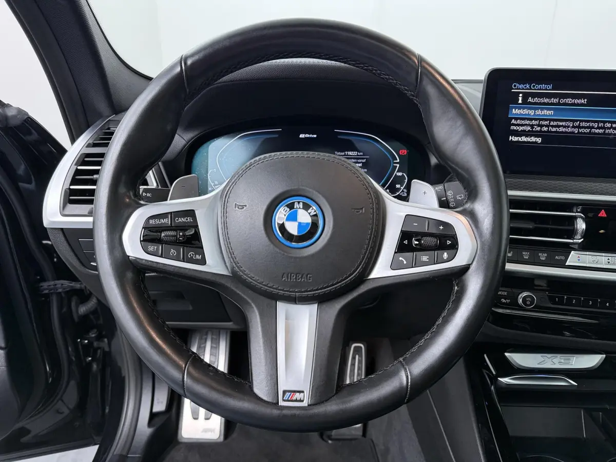 xDrive30e Business Edition Plus | Plug-in Hybride | Panoramadak | Leder | Stoelverwarming |