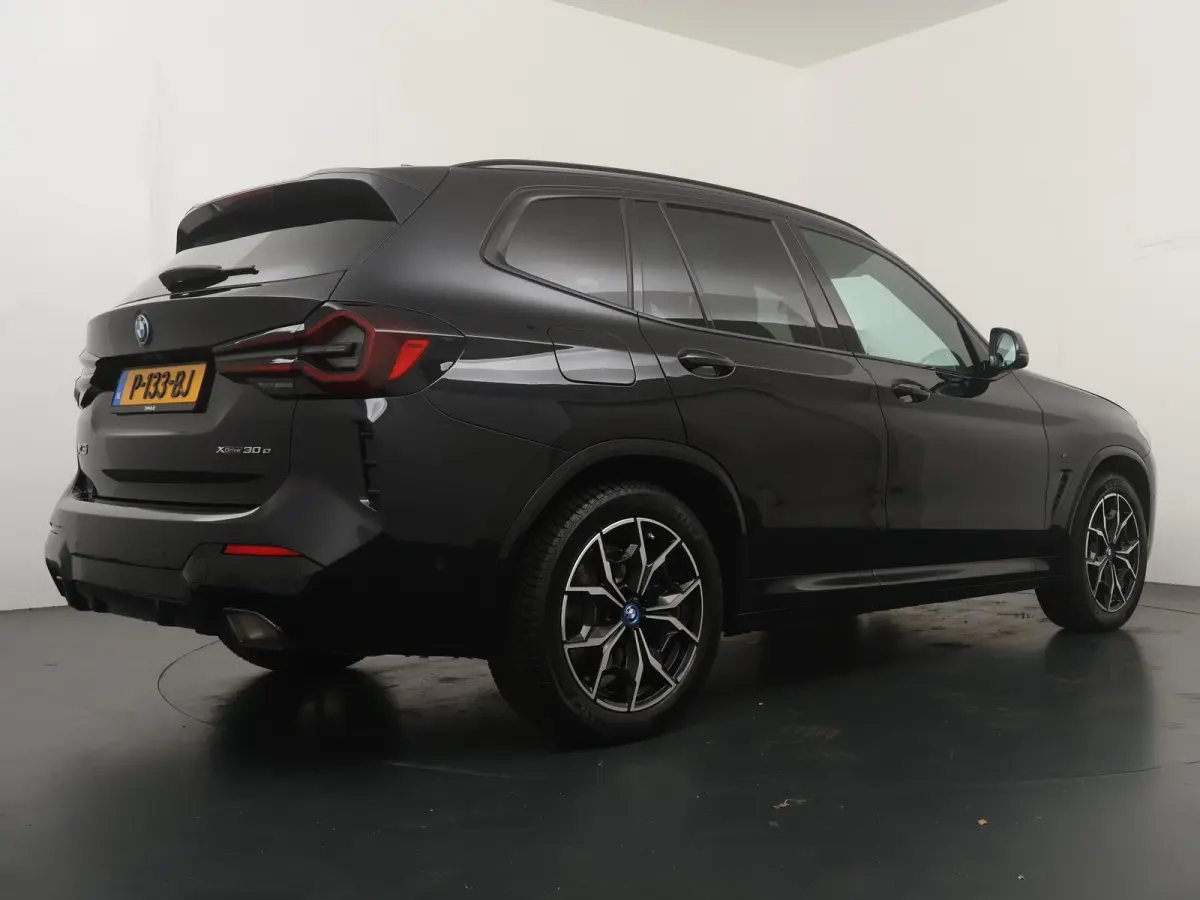 xDrive30e Business Edition Plus | Plug-in Hybride | Panoramadak | Leder | Stoelverwarming |