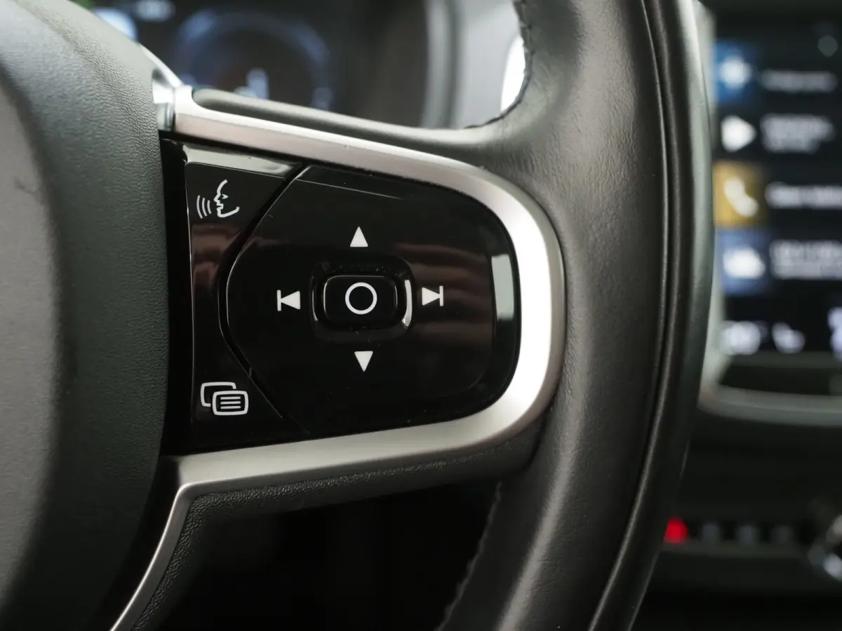 2.0 T8 Recharge AWD Inscription 7p Long range | Leder | Trekhaak | Pilot Assist | Memory | Camera | Keyless | BLIS | Carplay